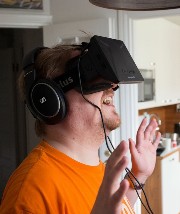 Tontsa Oculus naamalla