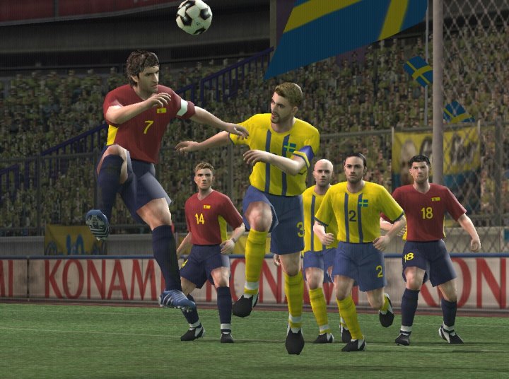 PES 5:n ekat kuvat