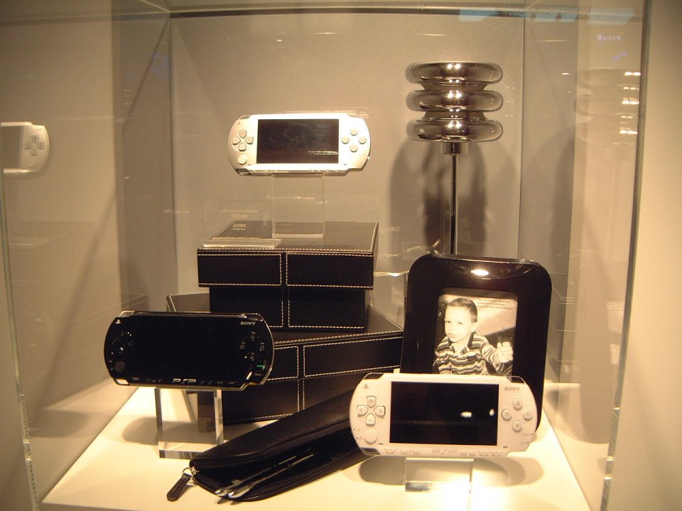 TGS06: PSP uusissa väreissä